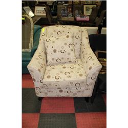 SHOWHOME ACCENT SOFA CHAIR