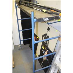 METAL COLLAPSIBLE SCAFFOLD