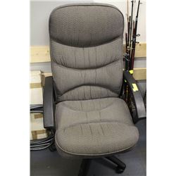 LARGE PADDED HIGHBACK OFFICE CHAIR