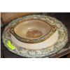 Image 1 : VINTAGE SERVING PLATTER & TOUREEN