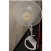 Image 1 : WHITE PEDISTAL FAN