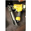 Image 1 : BOSTITCH STRAPSHOT HURRICANE NAILER