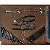 Image 1 : FLAT OF 17 METRIC & STANDARD WRENCHES -