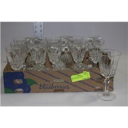 CASE OF CRYSTAL WINE GLASSES ( 17 )
