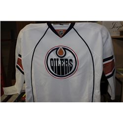 NEW SIZE LG OILERS JERSEY