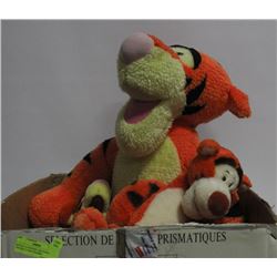 BOX W/ LG WINNIE THE POOH TIGGER 
