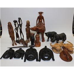 TRAY OF AFRICAN STYLE WOODEN CARVINGS
