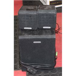 BOX WITH CREATIVE COMPUTER SPEAKERS