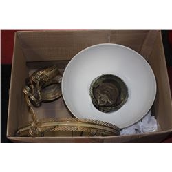 BOX WITH VINTAGE LIGHT FIXTURE