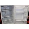 Image 3 : GE APT. SIZE WHITE FRIDGE