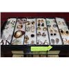 Image 1 : TRAY OF ESTATE VINTAGE EARRINGS AND BROOCHES