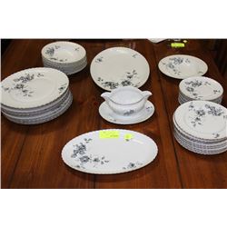 ESTATE GERMAN DISH SET