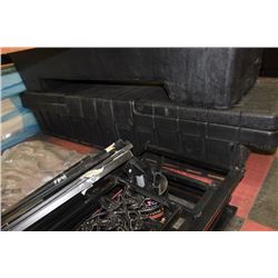 1 GULL WING TRUCK BOX