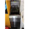 Image 1 : COMMERCIAL DEEP FRYER