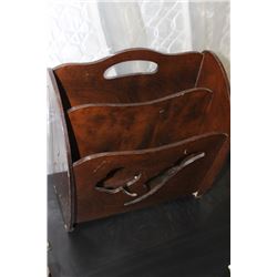 VINTAGE MAGAZINE RACK