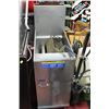 Image 1 : STAINLESS STEEL DEEP FRYER W/ BASKET