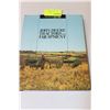 Image 1 : JOHN DEERE 1837-1959 TRACTORS AND EQUIPMENT BOOK
