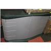 Image 1 : RUBBERMAID 2 DOOR 2 LID LOCKING STOARAGE BOX