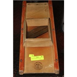 VINTAGE CABBAGE CUTTER