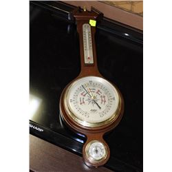 VINTAGE WOOD BAROMETER