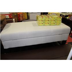 SHOWHOME WOOD AND FABRIC STORAGE BENCH