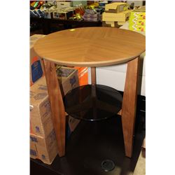 SHOWHOME TEAK END TABLE W GLASS