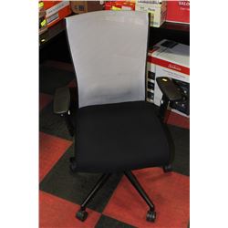 SHOWHOME HYDRAULIC LIFT MESH BACK OFFICE CHAIR