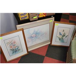 SET OF THREE WALL ART HANGINGS, FLOWERS