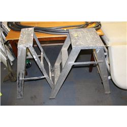 2 ALUMINUM 3 STEP LADDERS