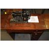 Image 1 : VINTAGE SINGER SEWING MACHINE