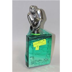 LES CADEAUX ELBY STATUE