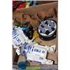 Image 1 : FLAT OF STAR WARS COLLECTIBLES INCLUDING DARTH