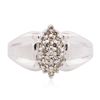 Image 1 : 10KT White Gold 0.25 ctw Diamond Ring