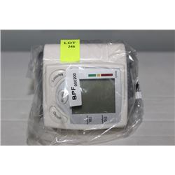 WRIST BAND DIGITAL BLOOD PRESSURE MONITOR