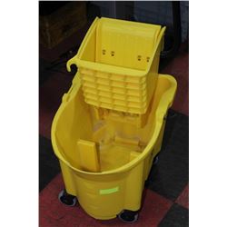 MOP BUCKET W WRINGER
