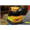 Image 1 : DEWALT DW411 PALM GRIP SANDER