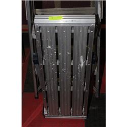 ALUMINUM FOLD OUT WORK STAND