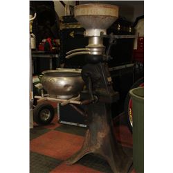 WEST FALIA VINTAGE CREAM SEPERATOR