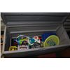 Image 1 : PLASTIC PATIO BOX W TOYS