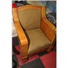 Image 1 : VINTAGE OAK ROCKING CHAIR