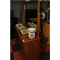 ESTATE DRESSER W MIRROR INCLUDES QU SIZE
