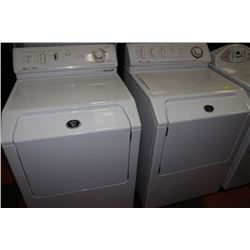 MAYTAG WHITE WASHER AND DRYER SET