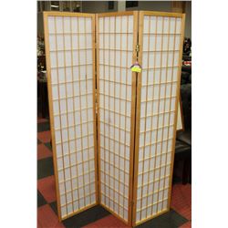 LIGHT WOOD ROOM DIVIDER SCREEN