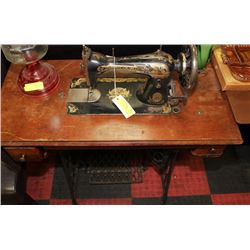 ANTIQUE SINGER SEWING MACHINE