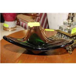 GREEN ART GLASS DISH