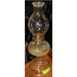 ESTATE GLASS OIL LAMP