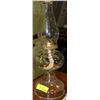 Image 1 : ESTATE GLASS OIL LAMP