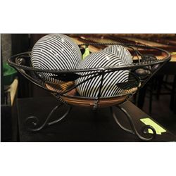 SHOWHOME WROUGHT IRON AND WICKER DECORATIVE BOWL