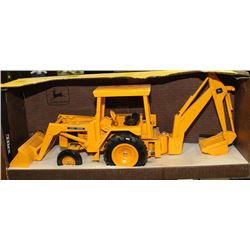 LARGE JOHN DEERE DIE CAST TRACTOR