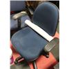Image 1 : 2 BLUE HYDRAULIC LIFT OFFICE CHAIRS